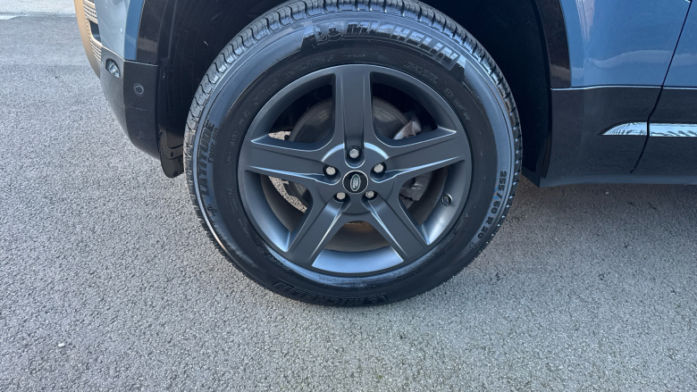 Land Rover Defender 3.0 D250 X-Dynamic SE 90 3dr Auto Diesel Estate